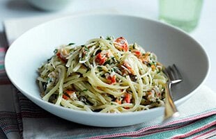 Norwegian Crab, red onion & parsley linguine