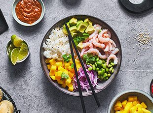 Poke bowl with Norwegian prawns
